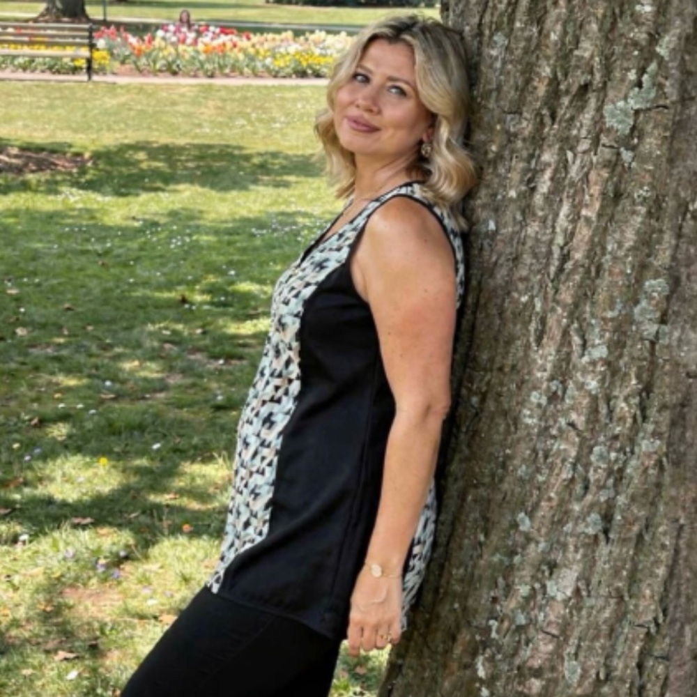 August Silk Sleeveless Tank Top - Picture 2 of 11